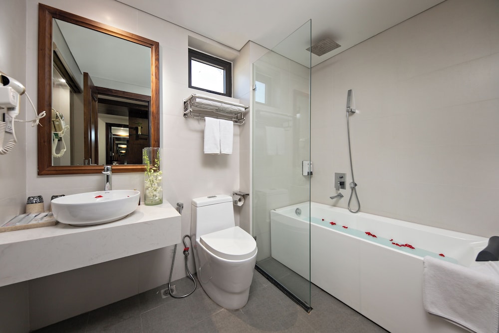 The Sail Hotel Danang 48/50