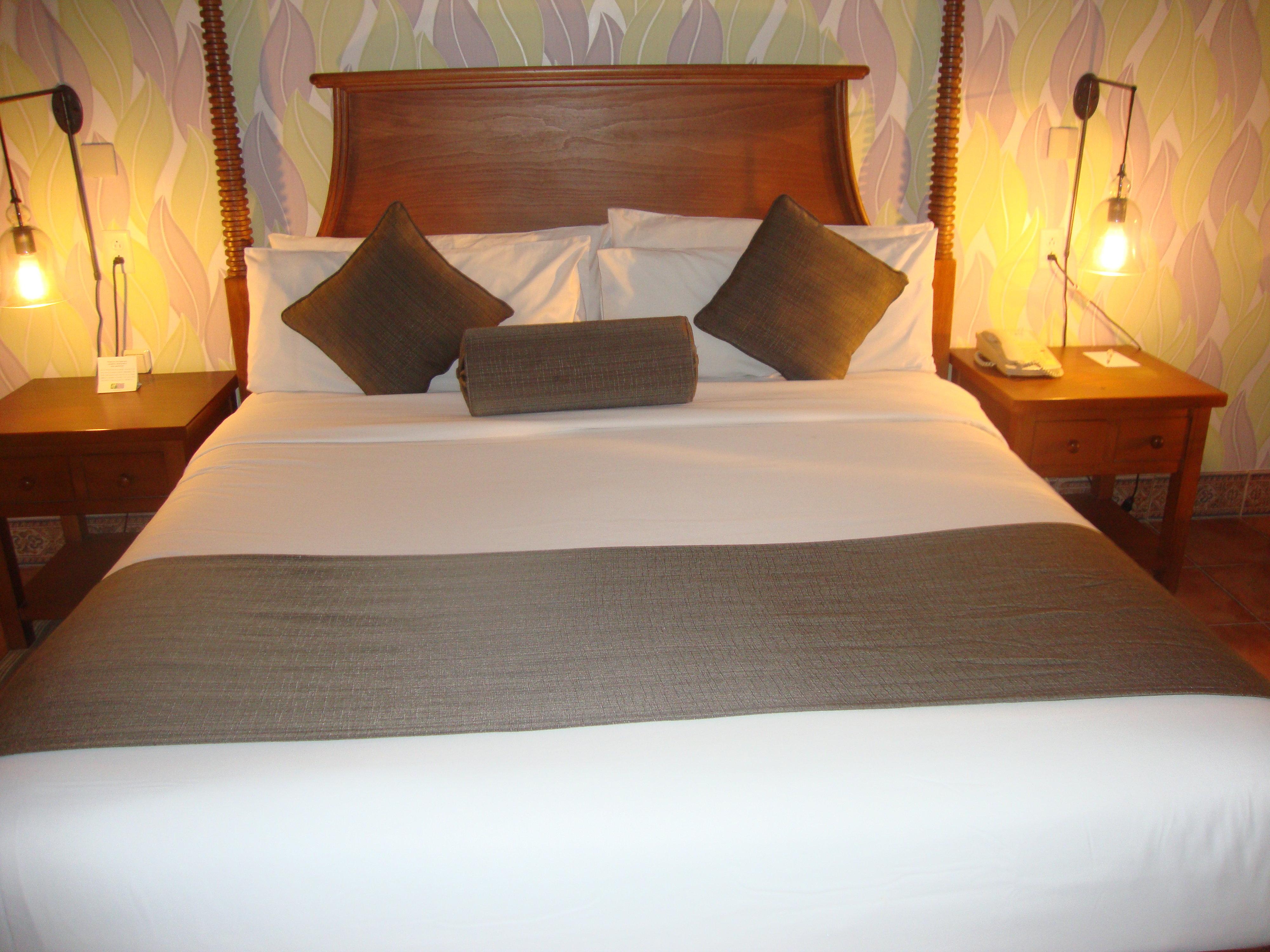 DELUXE ROOM TWIN BED