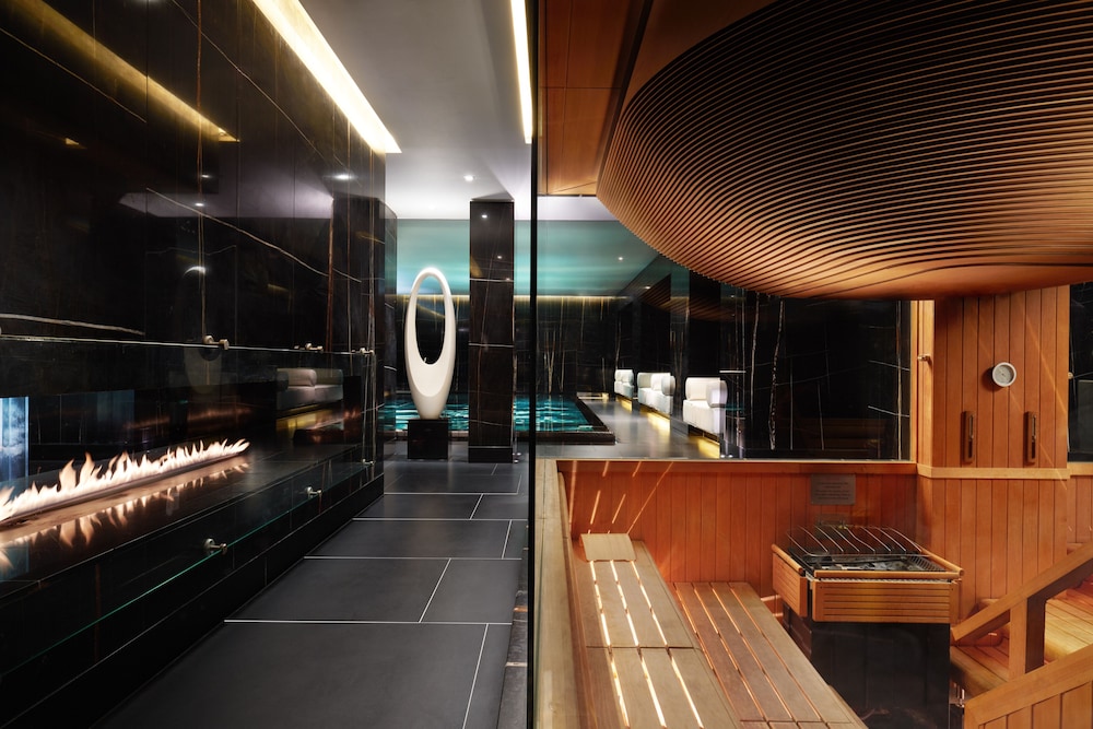 Corinthia Hotel London 33/81