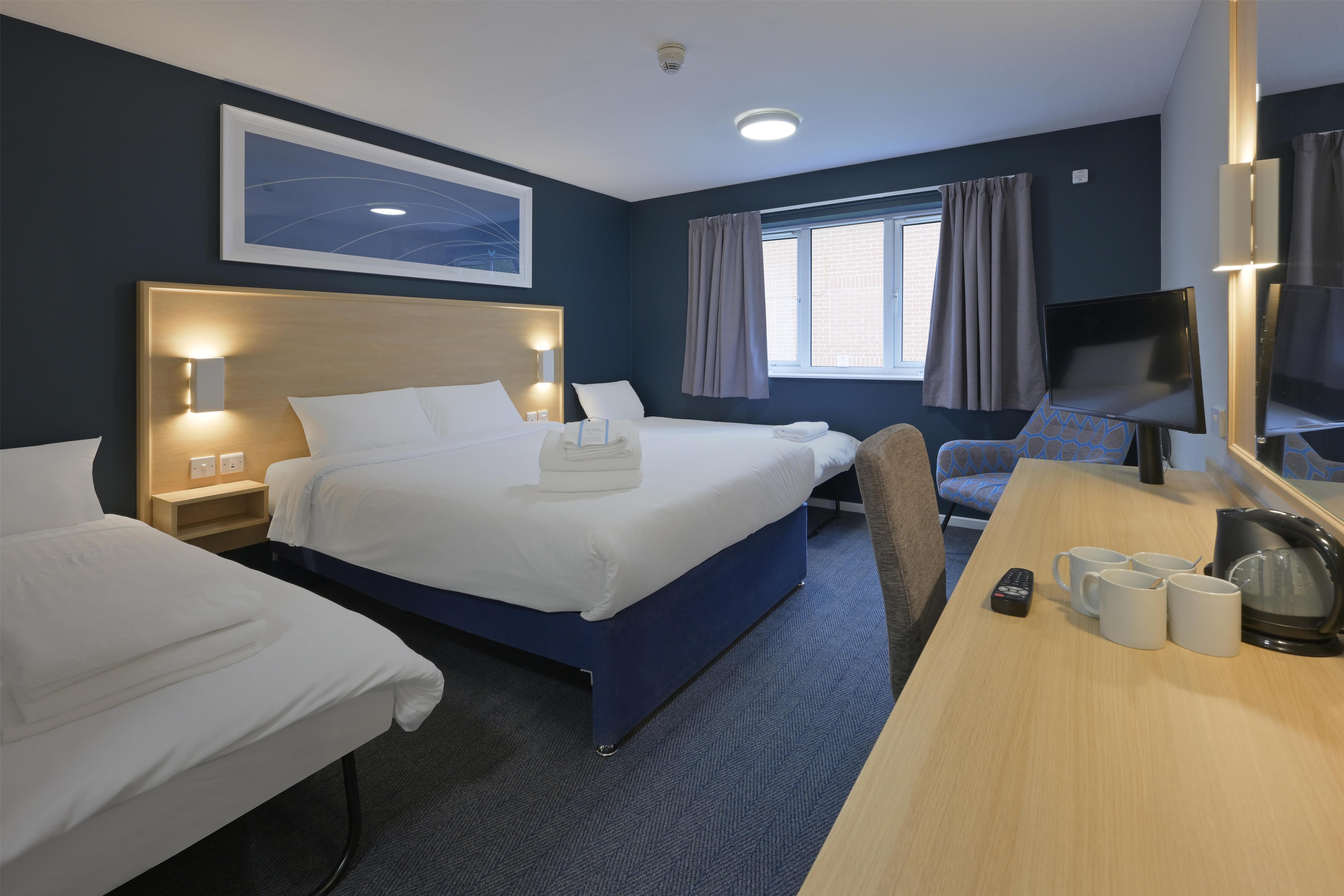 Travelodge Newbury Tot Hill 13/27