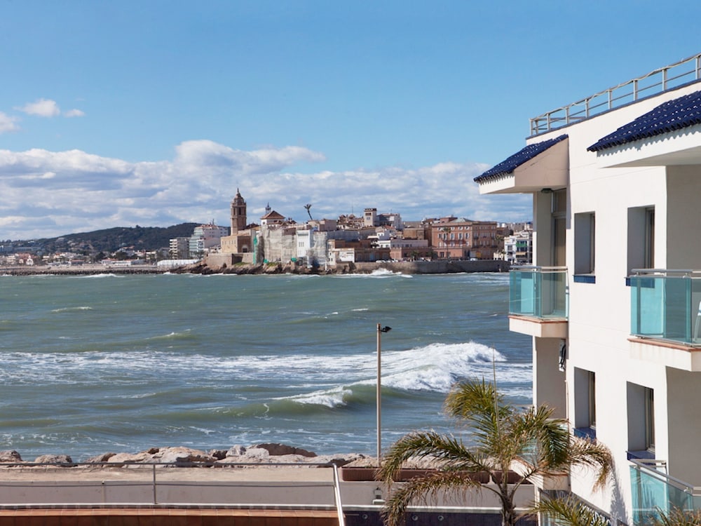 Port Sitges Resort Hotel 65/70