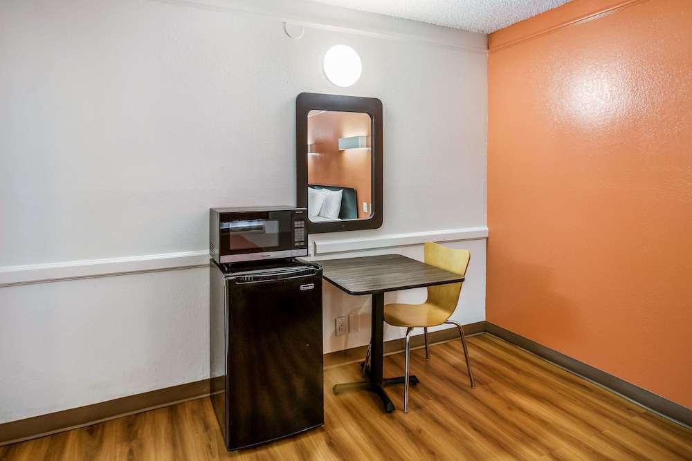 Motel6 Euless, TX - DFW West 26/33