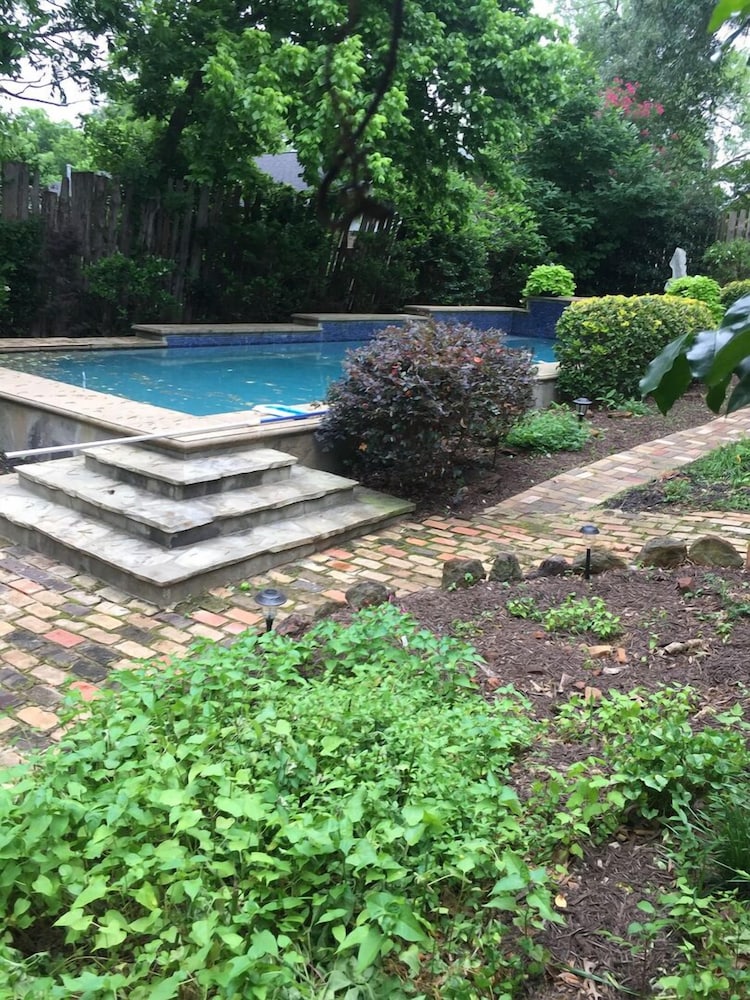 Fig Tree Manor 30/45