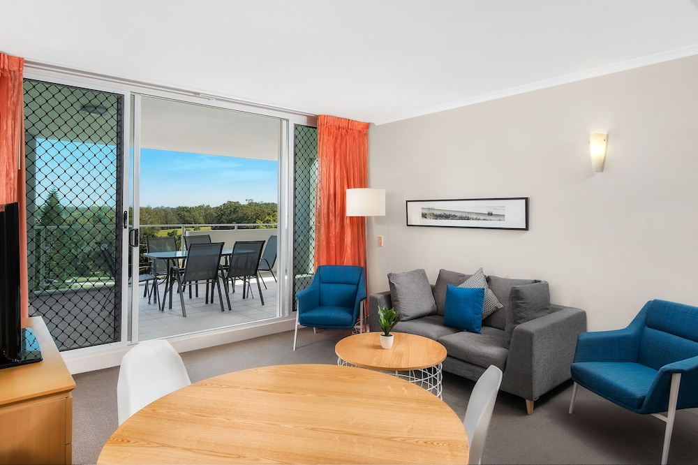 Pelican Waters Resort 47/68
