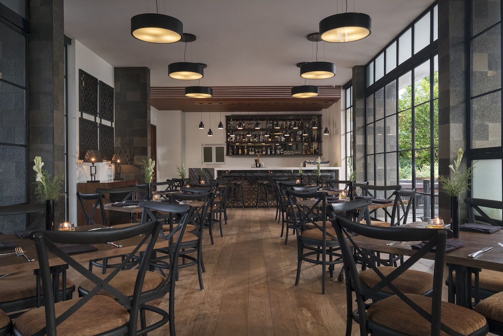 Akana Boutique Hotel 54/63