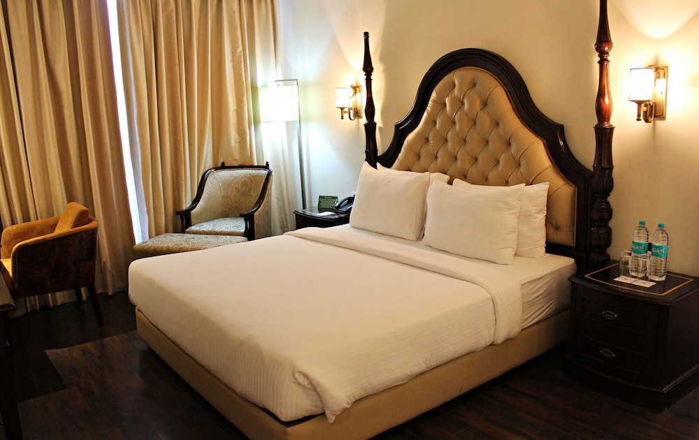 Golden Galaxy Hotels & Resorts 30/50