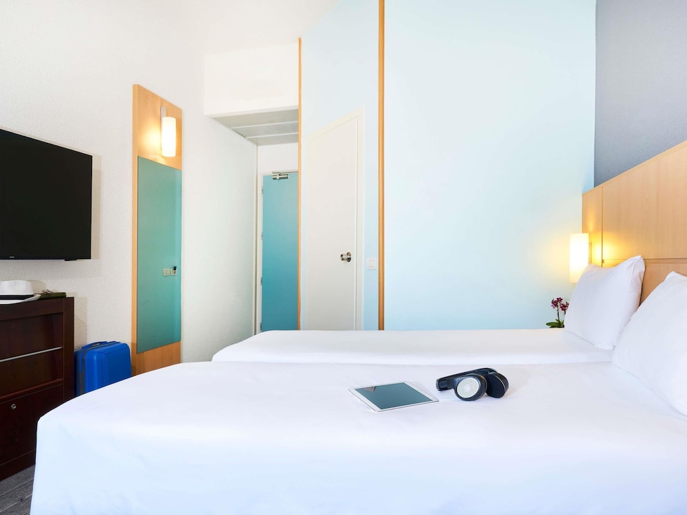 Ibis Como 28/64