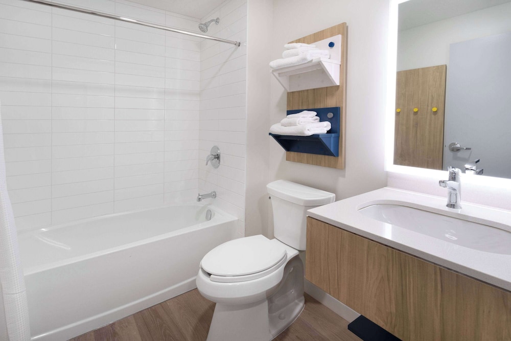 Microtel Inn and Suites by Wyndham Summerside 38/39
