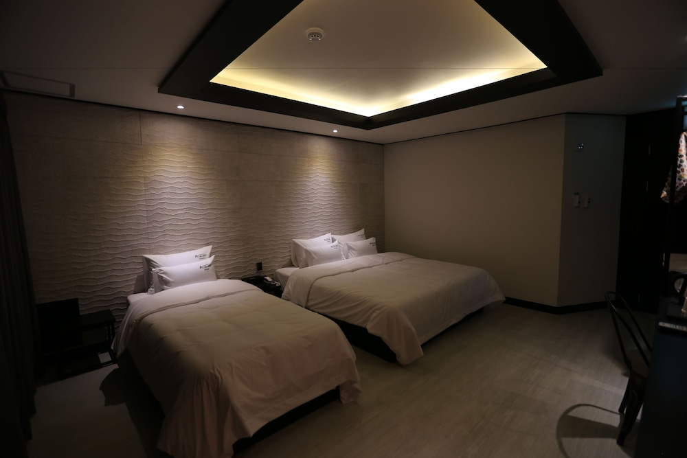 Busan Gupo Almond 25/58