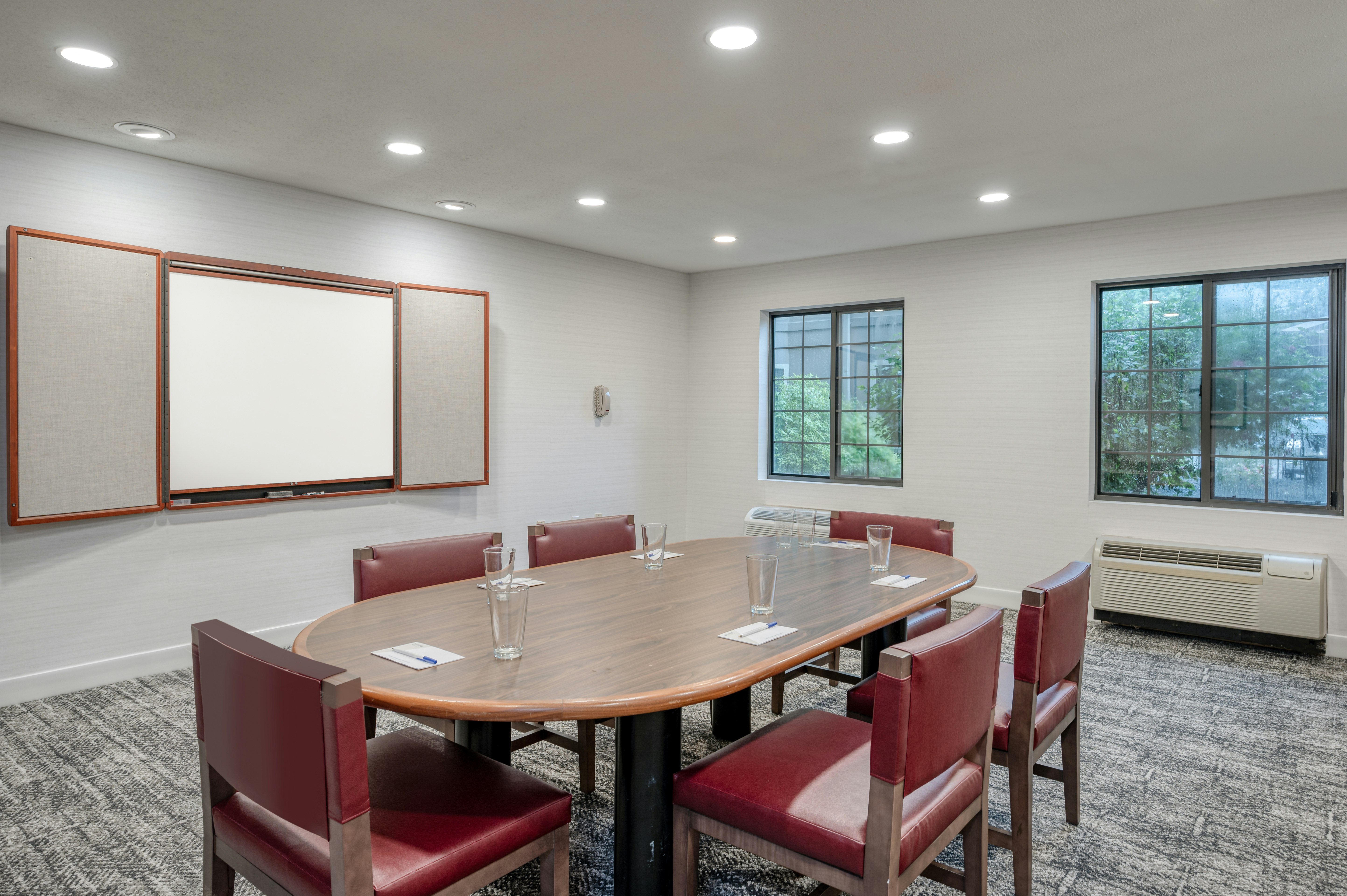 Staybridge Allentown Bethlehem Airport Suites 47/69