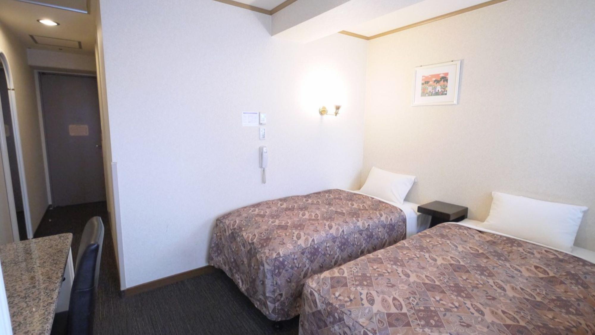 Casual, Standard, Twin Beds