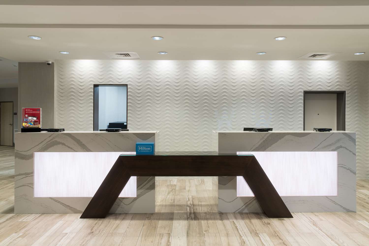 Lobby at HAMPTON INN SUITES CAPE CANAVERAL CRUISE PORT FL, CAPE CANAVERAL - FL