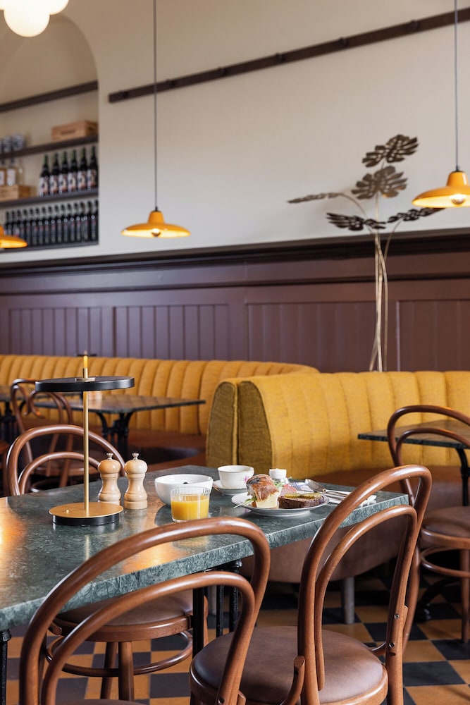 Stationen Bed Breakfast 39/50