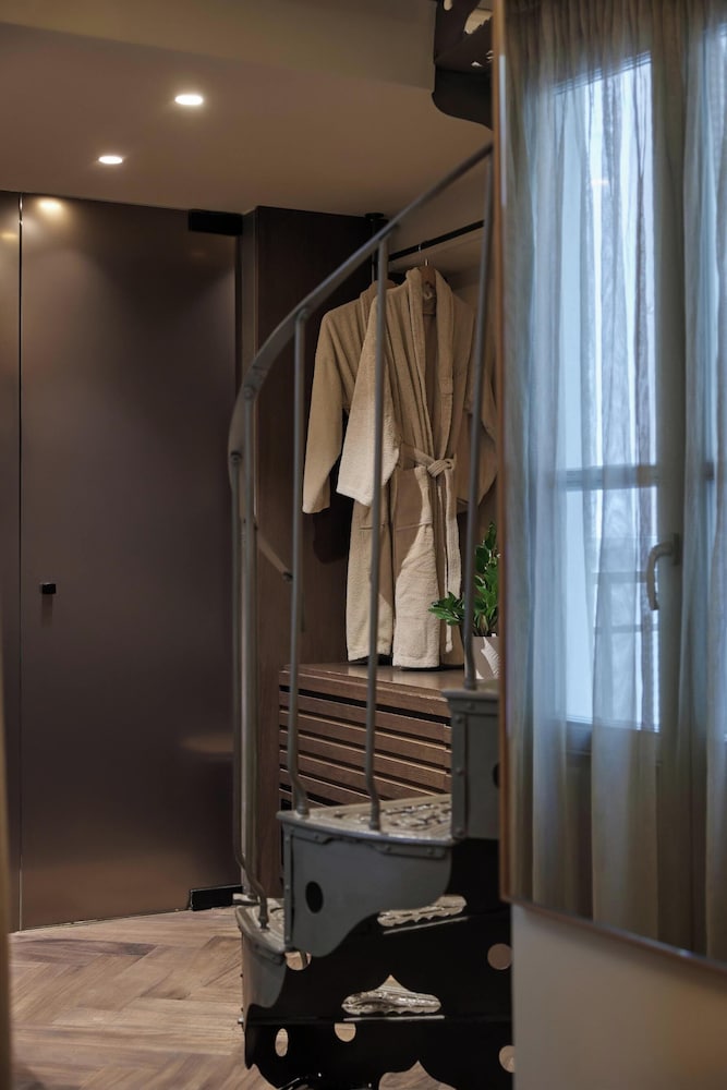 Athens 1890 Boutique Hotel & Spa 37/49