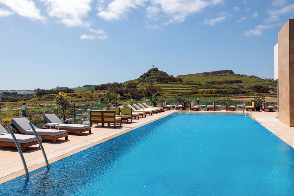 Reef Hotel & Spa 68/87