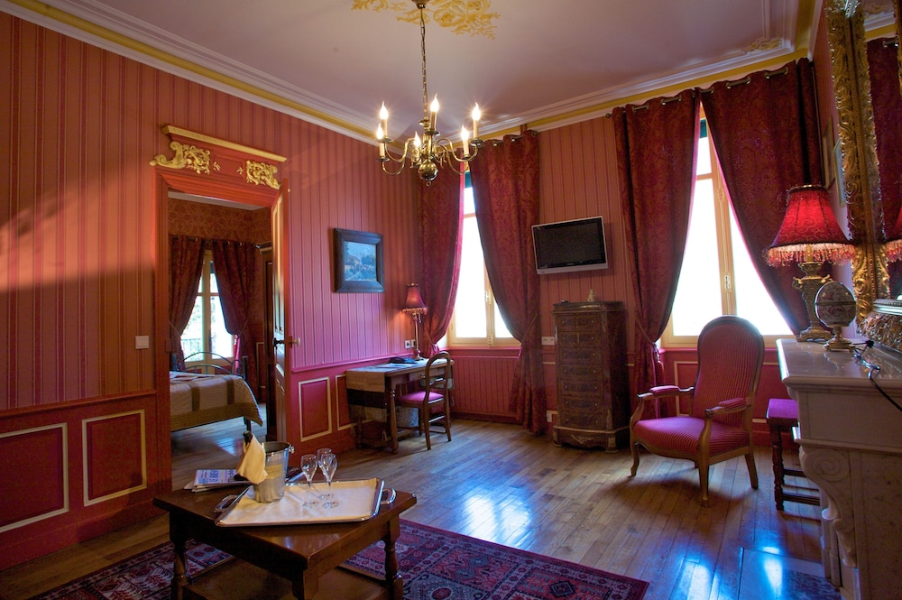 Chateau de Challanges 42/70