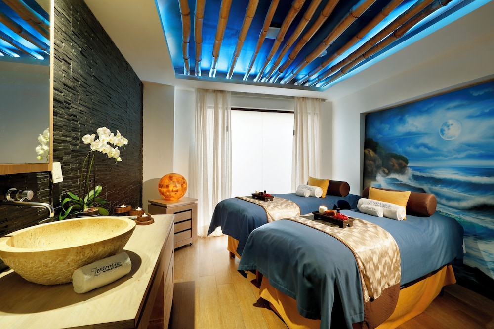Family Selection At Grand Palladium Vallarta Resort Spa All Inclusive 19/50