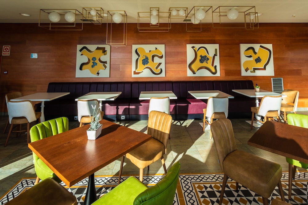 Hq La Galeria Hotel Restaurante 16/30