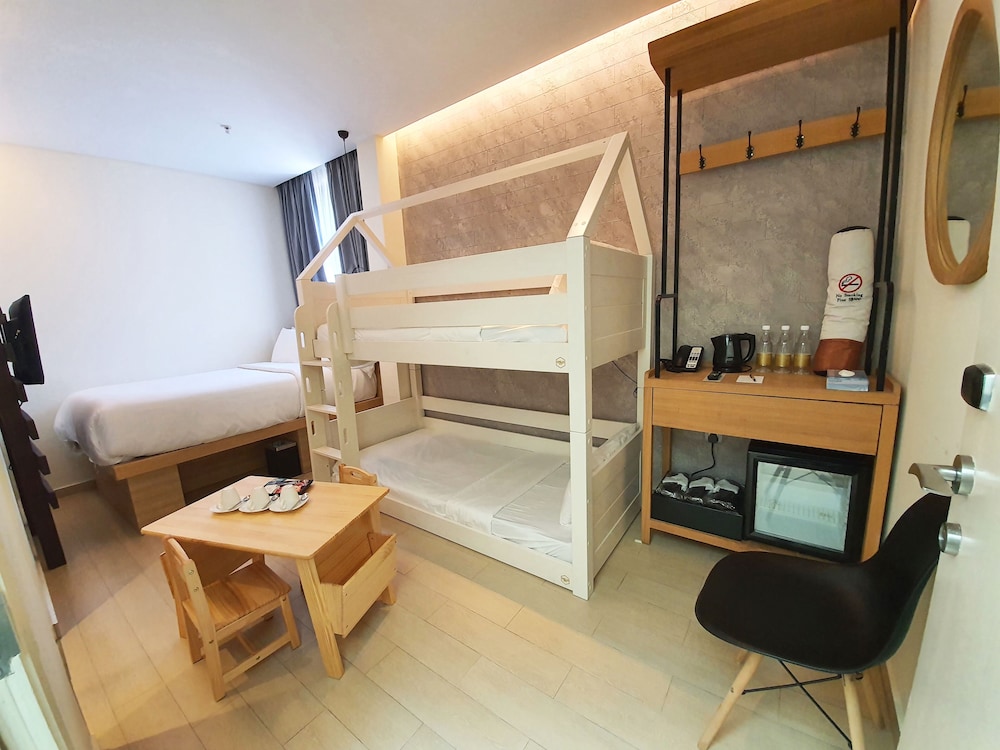 Hotel Clover 769 North Bridge Road Singapore 52/69