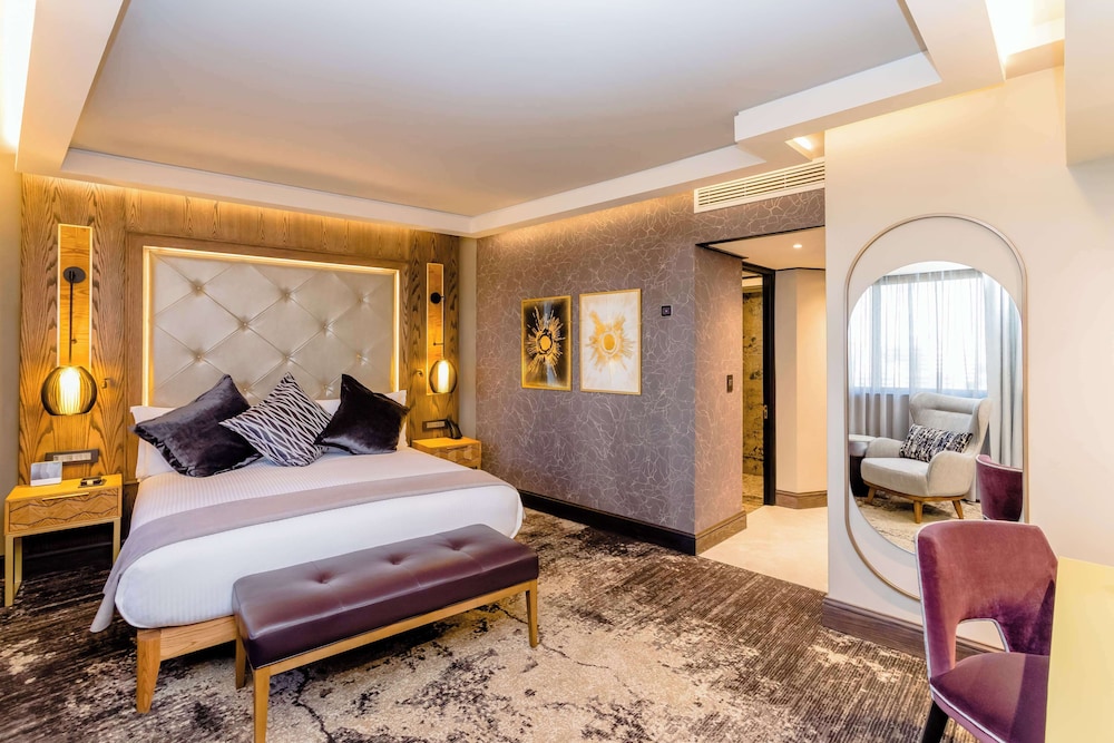 Sandton, Tower, King Bed, Club Floor
