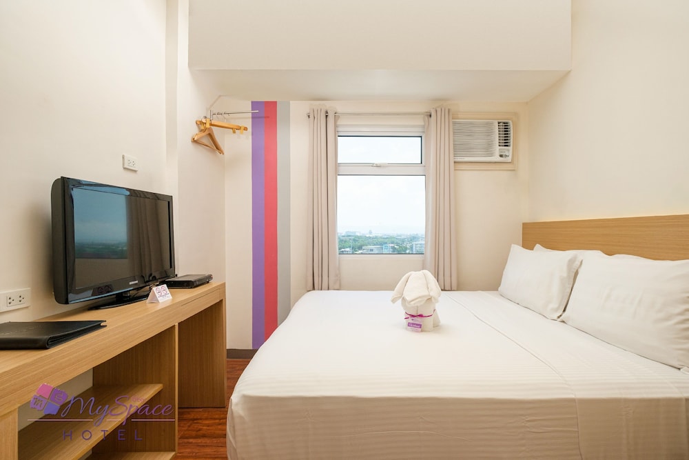 Myspace Hotel At Bgc 40/70