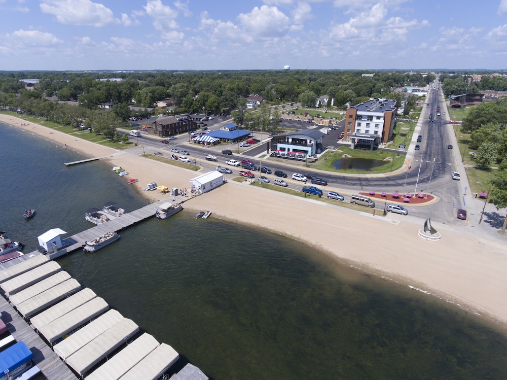 Fairfield Inn And Suites Detroit Lakes 28/33