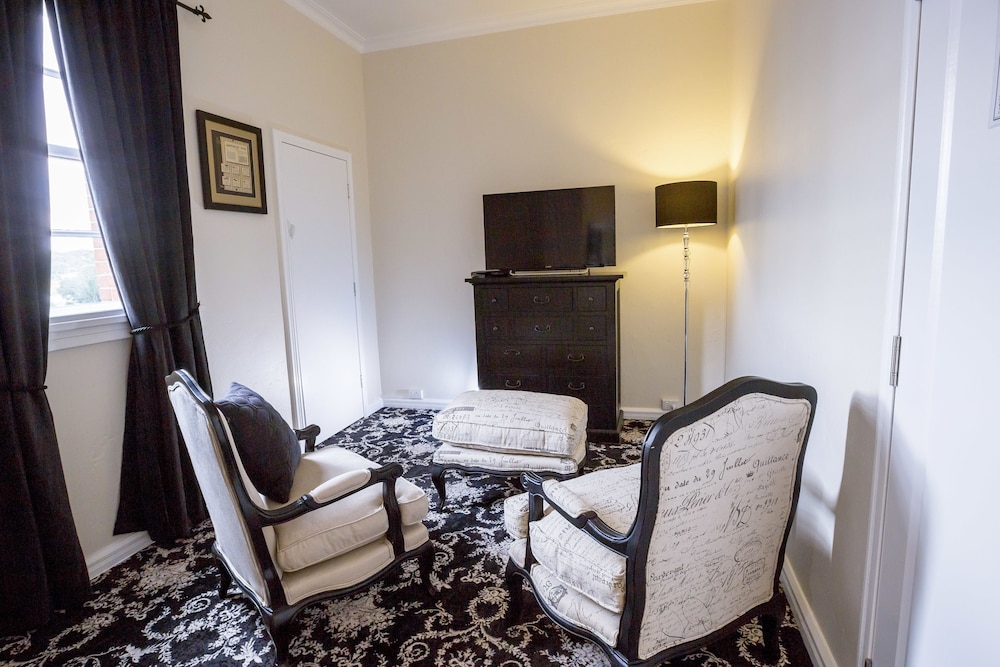 The Commercial Boutique Hotel 45/60