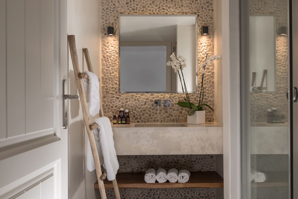 White & Co. Exclusive Island Villas 42/45