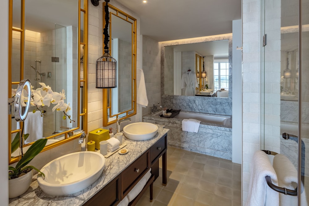 Mia Saigon Luxury Boutique Hotel 69/72