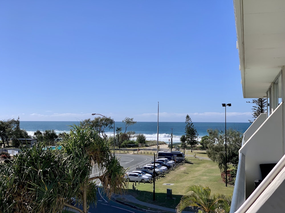 HI HO BEACH APARTMENTS 33/69