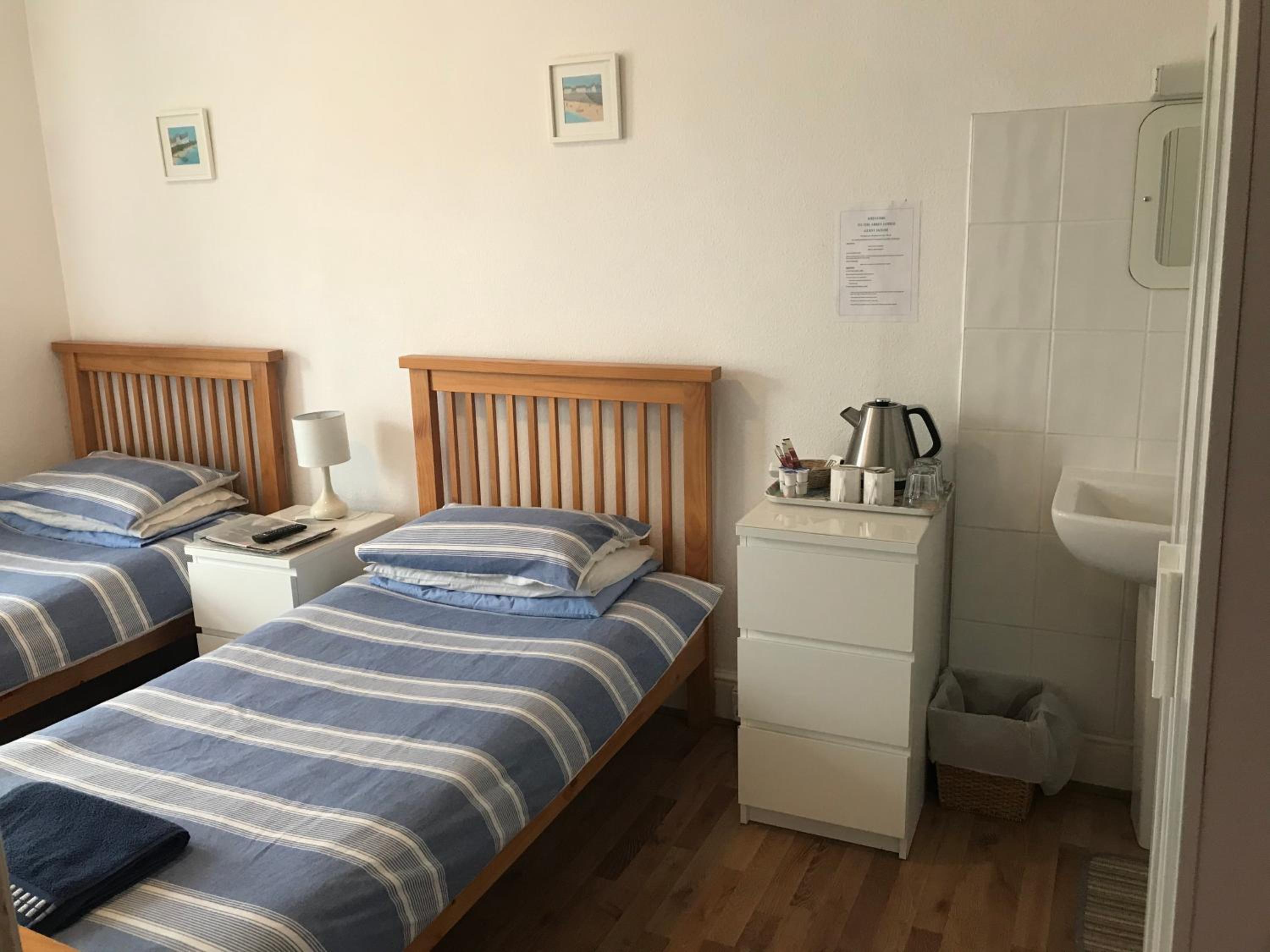 Abbey Lodge - Guest House 3/24