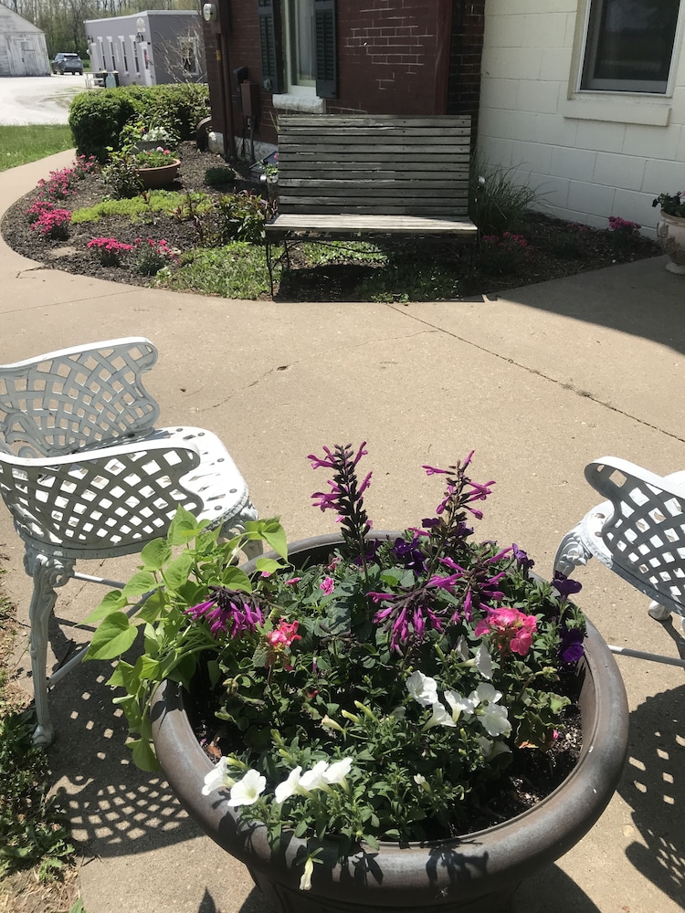 Nauvoo Grand Bed and Breakfast 50/51