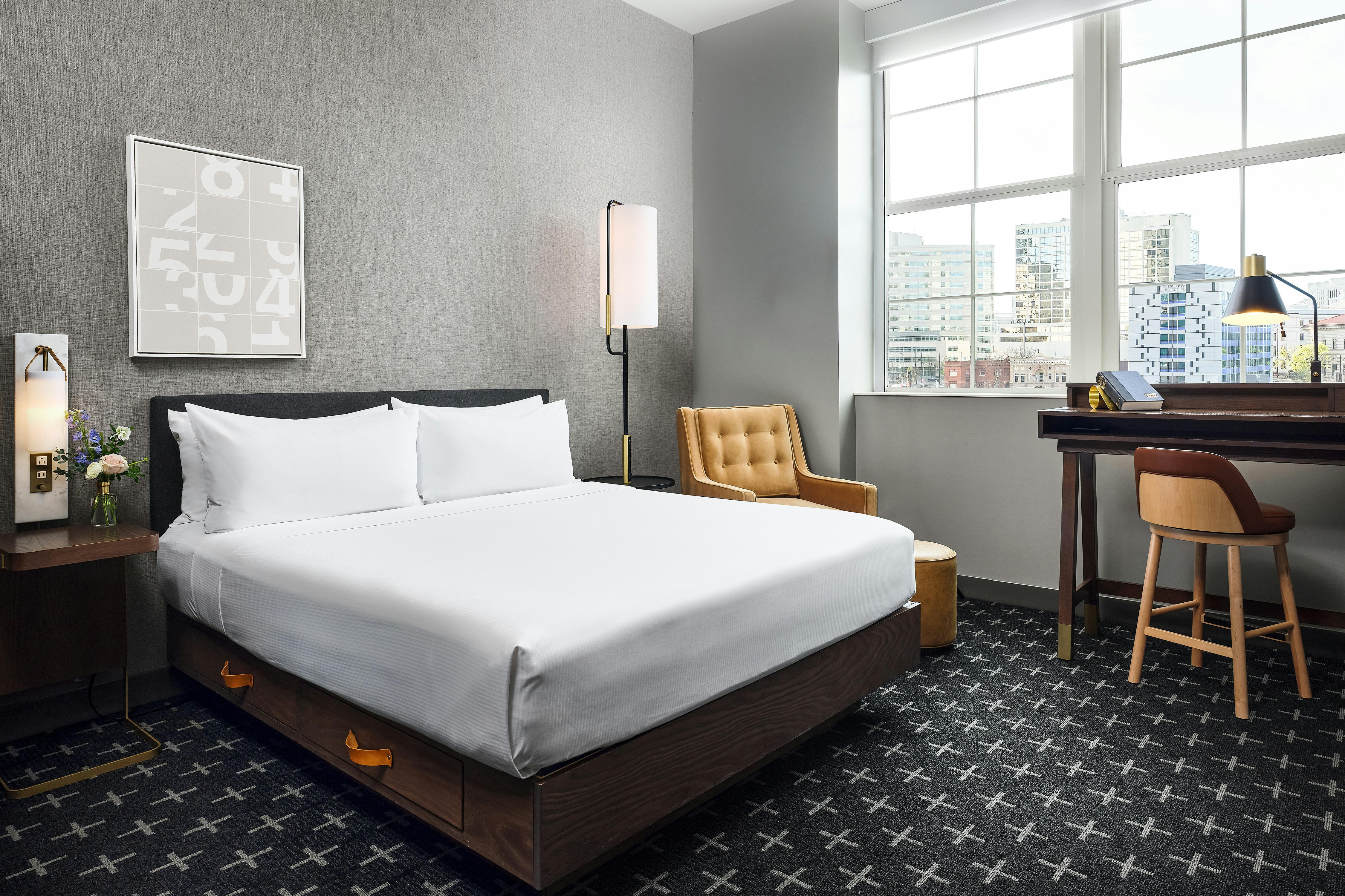 ROOM, KING BED