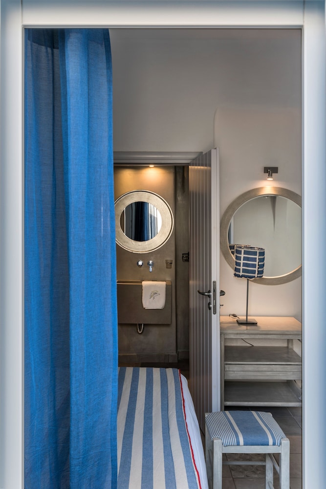 Blue Dolphins Apartments & Suites 21/49