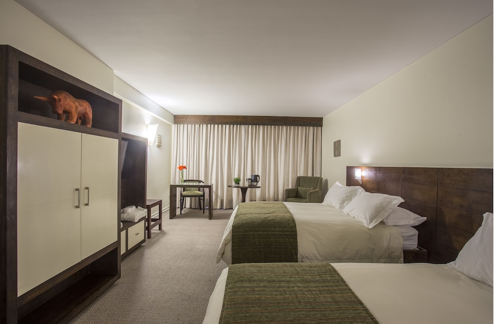 MR. Hotel 33/69