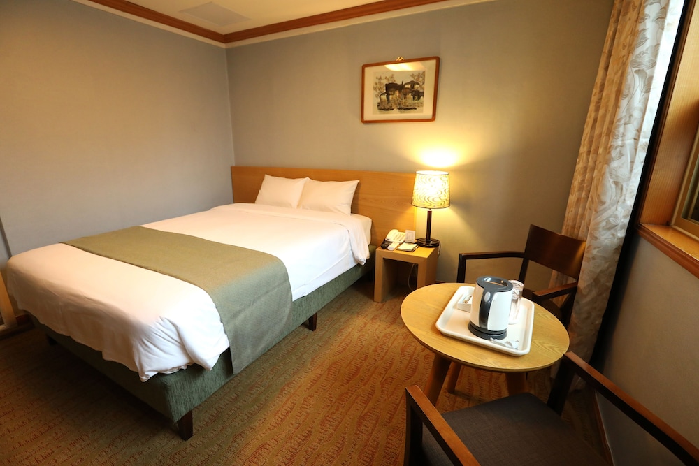 Prime Tourist Hotel 24/56