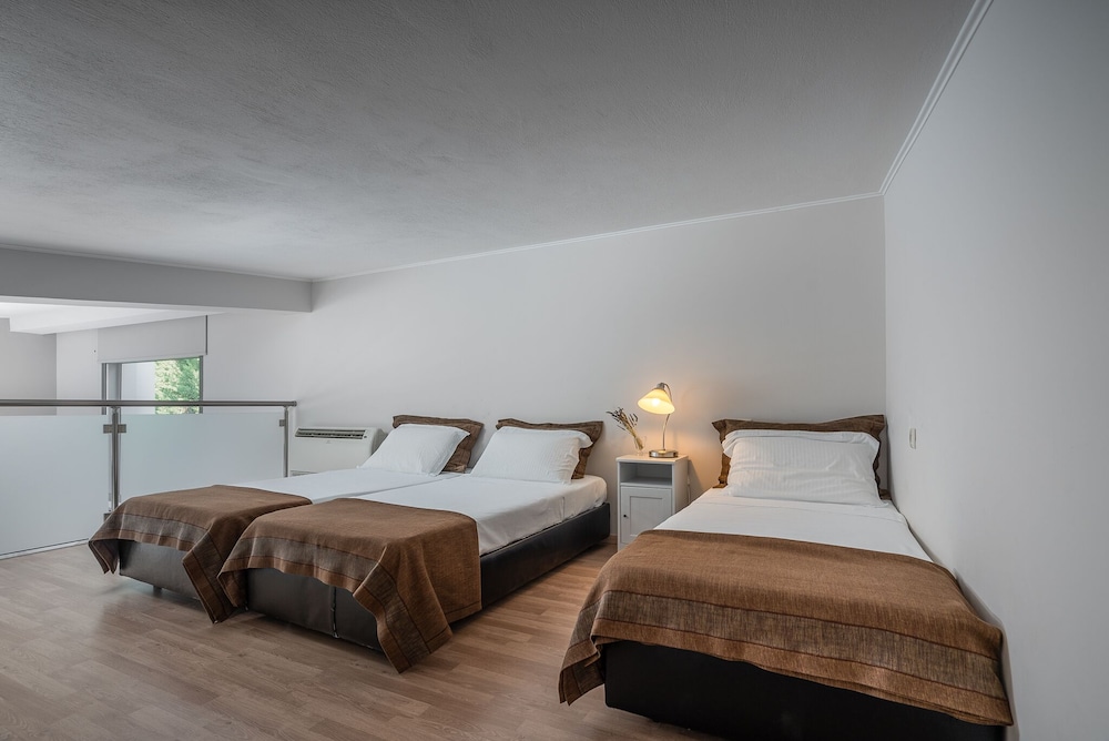 LOFT, DELUXE