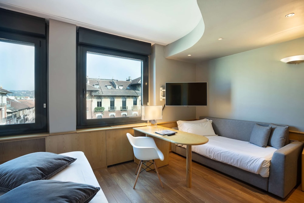 Best Western Plus Executive Hotel And Suites 38/54