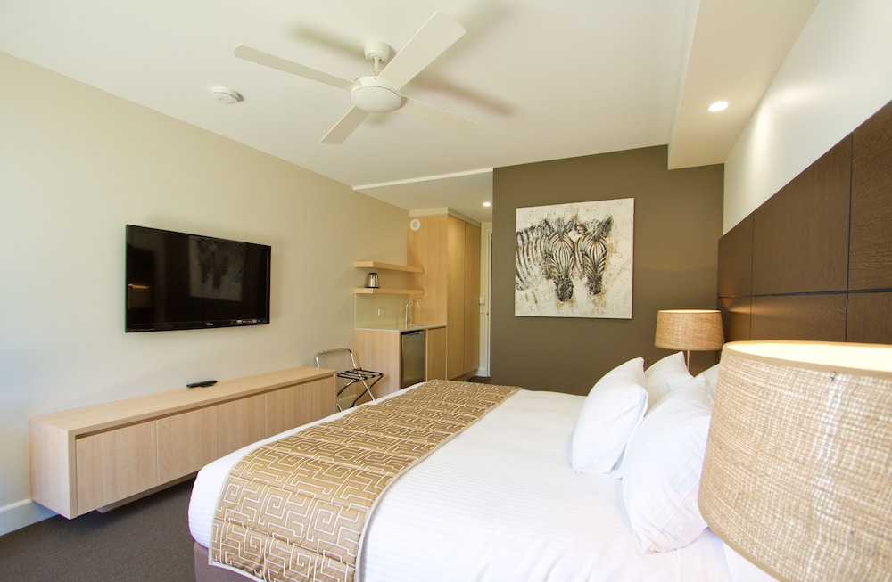 Remington Motor Inn 2/32