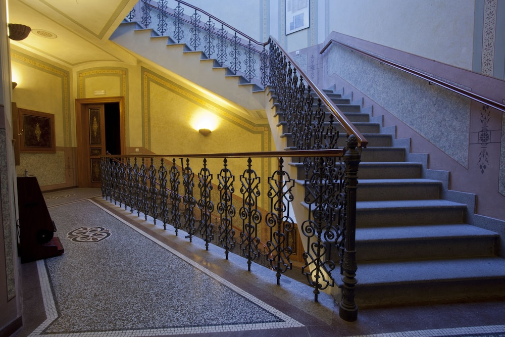 Deminka Palace 23/42