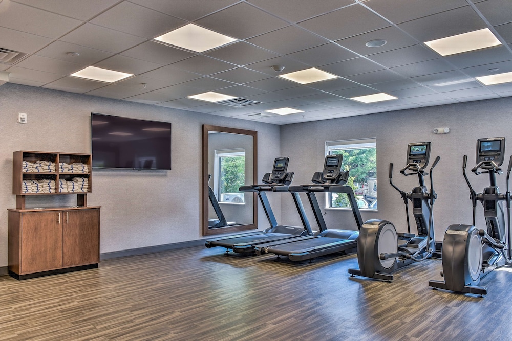 Hampton Inn and Suites Keene 25/47