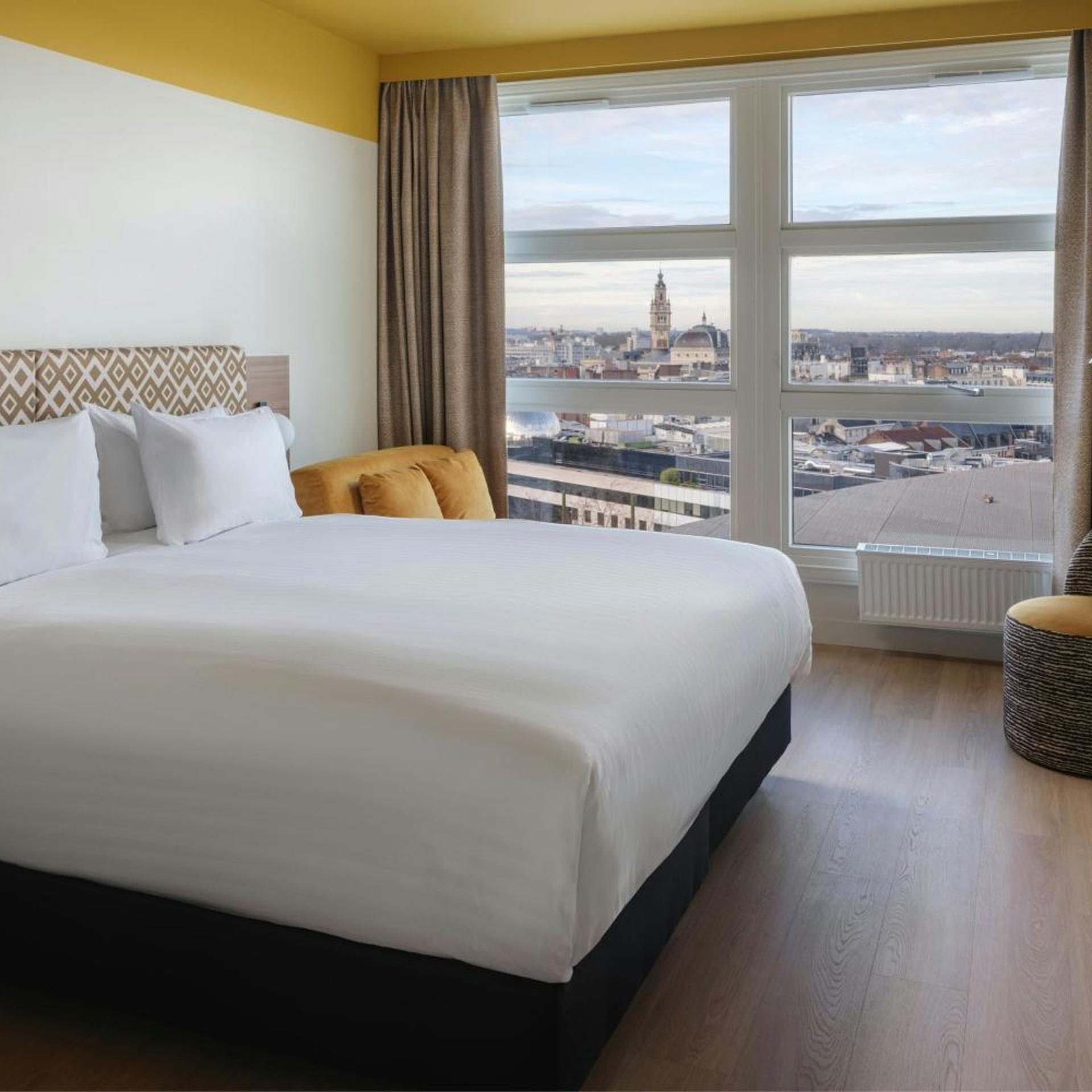 Studio, King Bed, City View, Sofa
