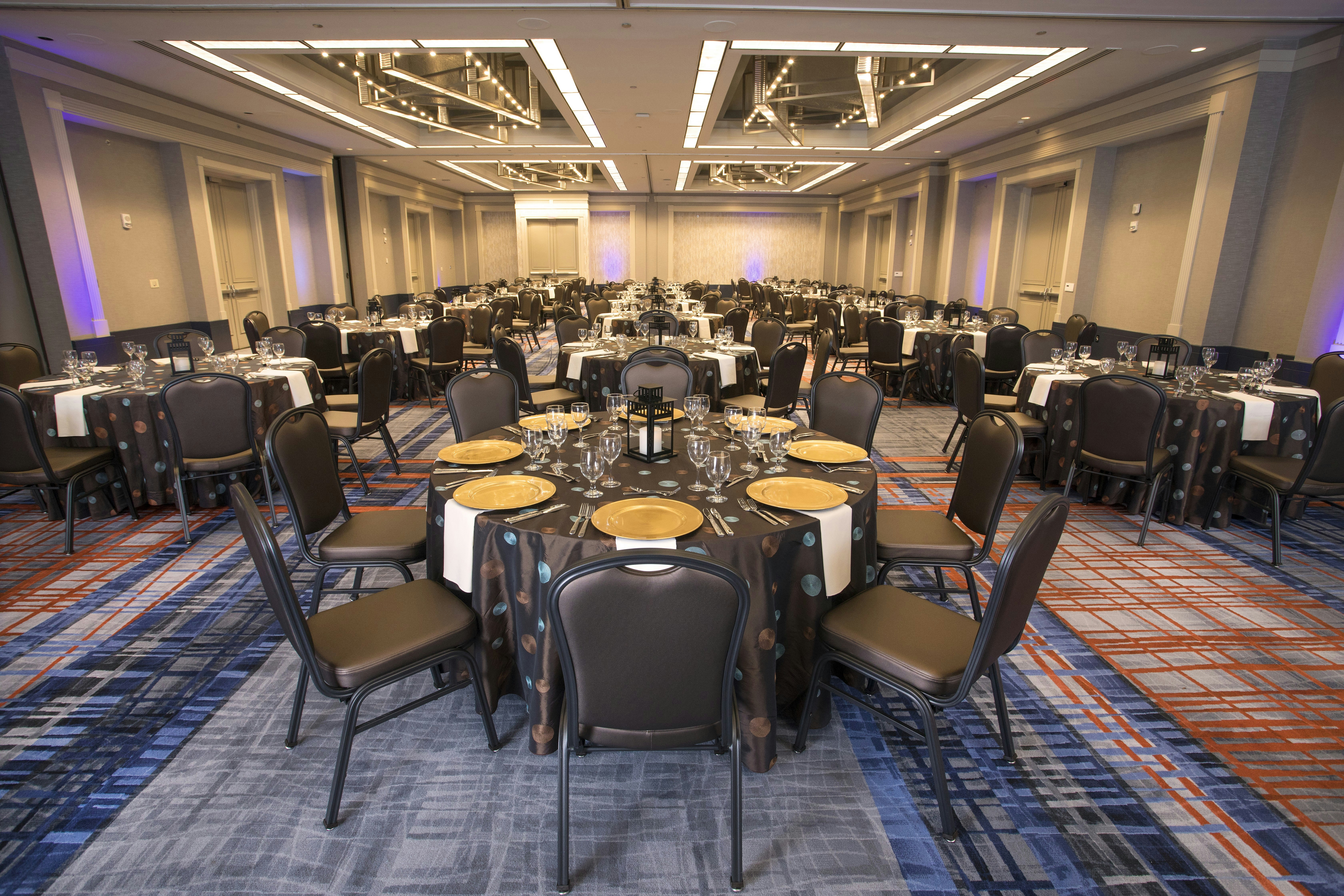 Hilton Atlanta Airport 68/70