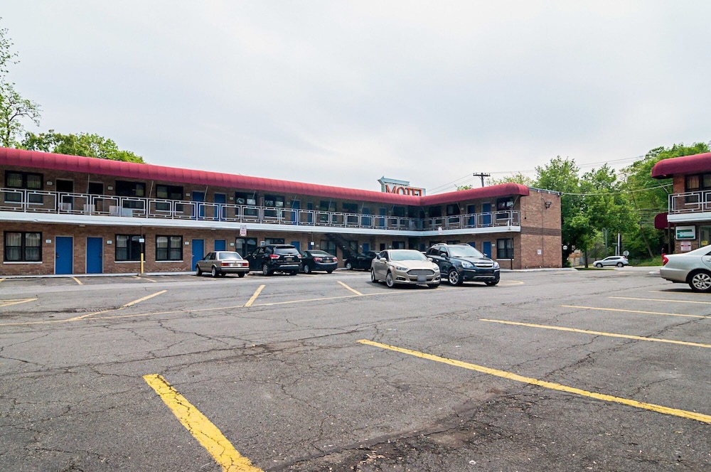 Motel6 Elmsford, NY - White Plains 40/50