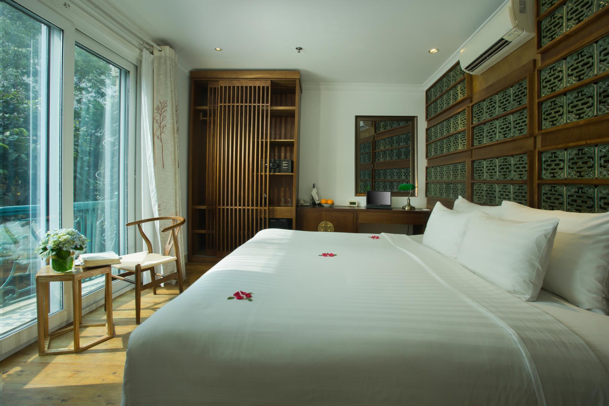 Deluxe, Double Bed, City View