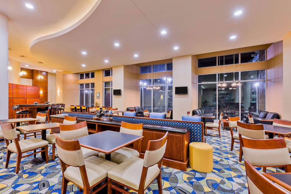 Hampton Inn And Suites Owensboro Downtown Waterfront 32/43