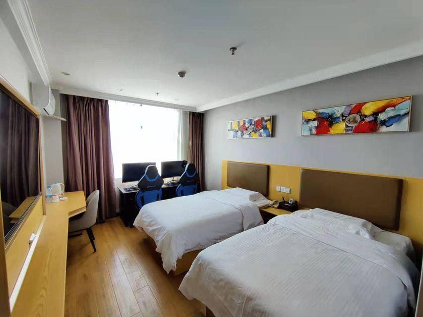 Smart, Twin Beds