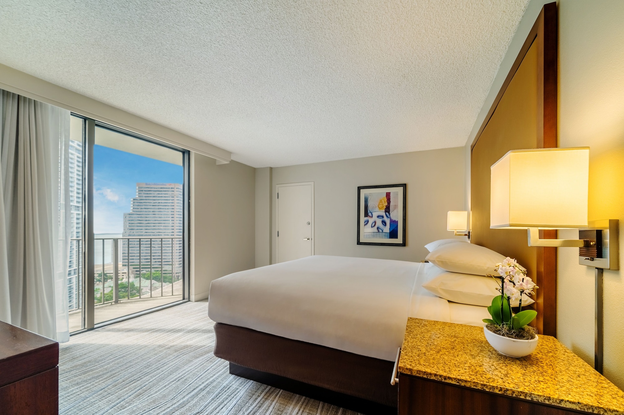 MIAMI, SUITE, KING BED, SOFA