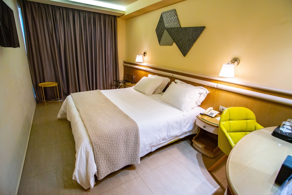 Emmantina Hotel 15/76