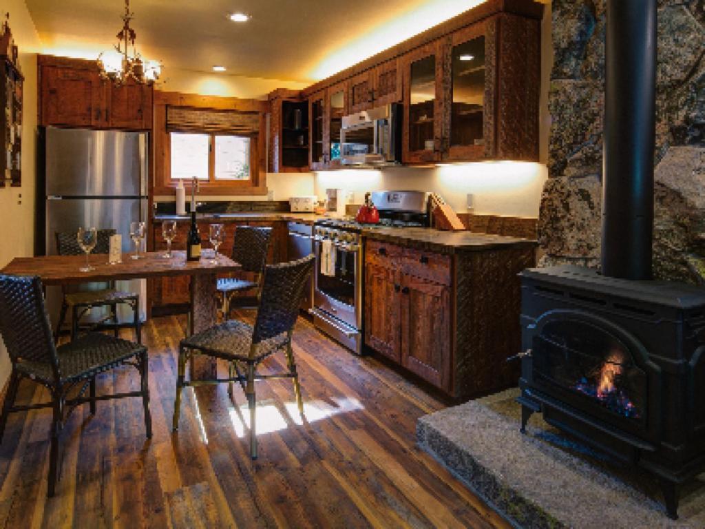 Cedar Glen Lodge 29/52